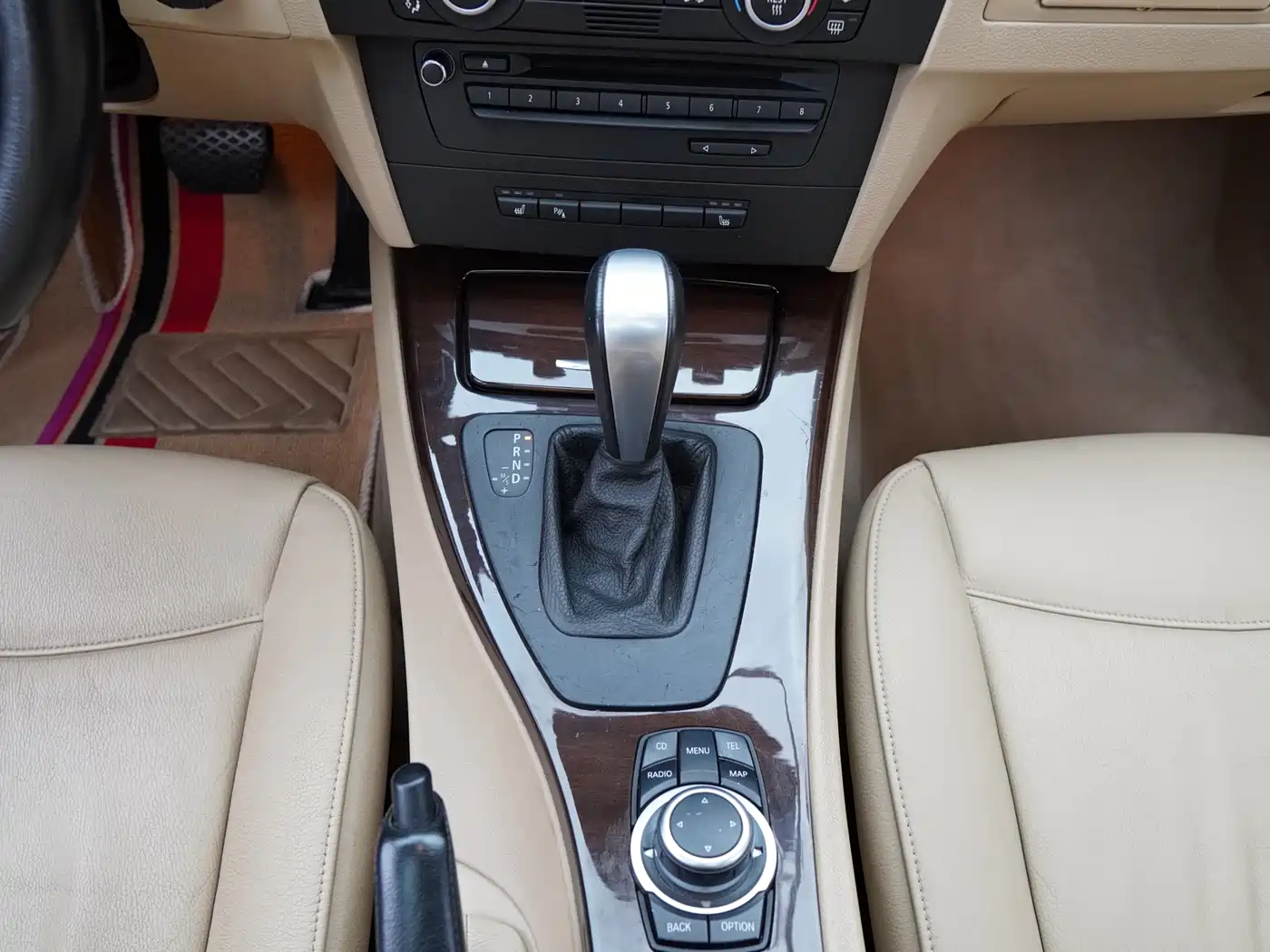 BMW 3 Series 2009 325i Luxury фото 10
