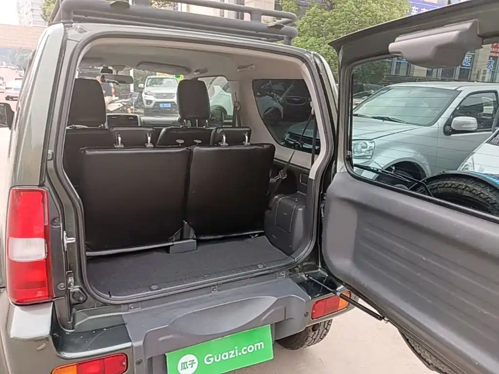 Suzuki Jimny (Import) 2015 2015 1.3 AT JLX Navigation Edition
