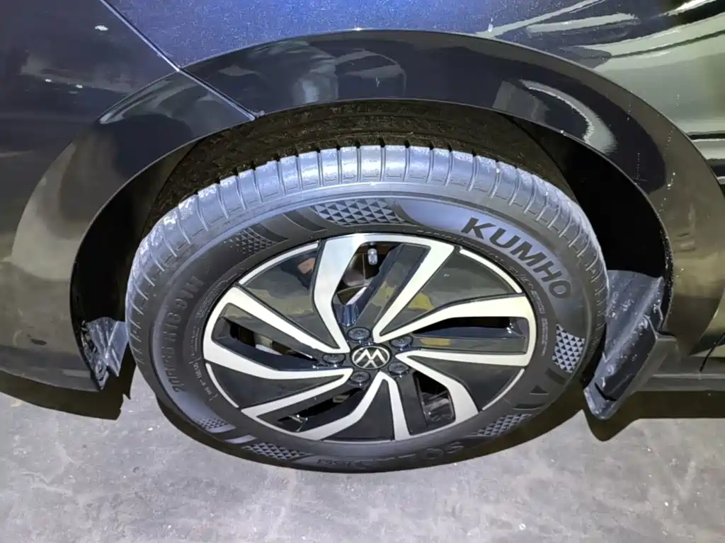 Фото 23 - Volkswagen Lavida