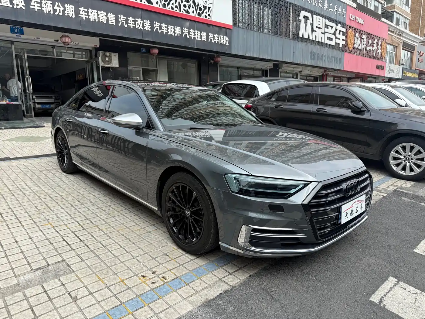 Фото 3 - Audi A8