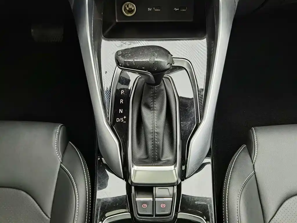 SAIC Maxus Maxus G50 2020 2019 1.5T Automatic Luxury Edition China V