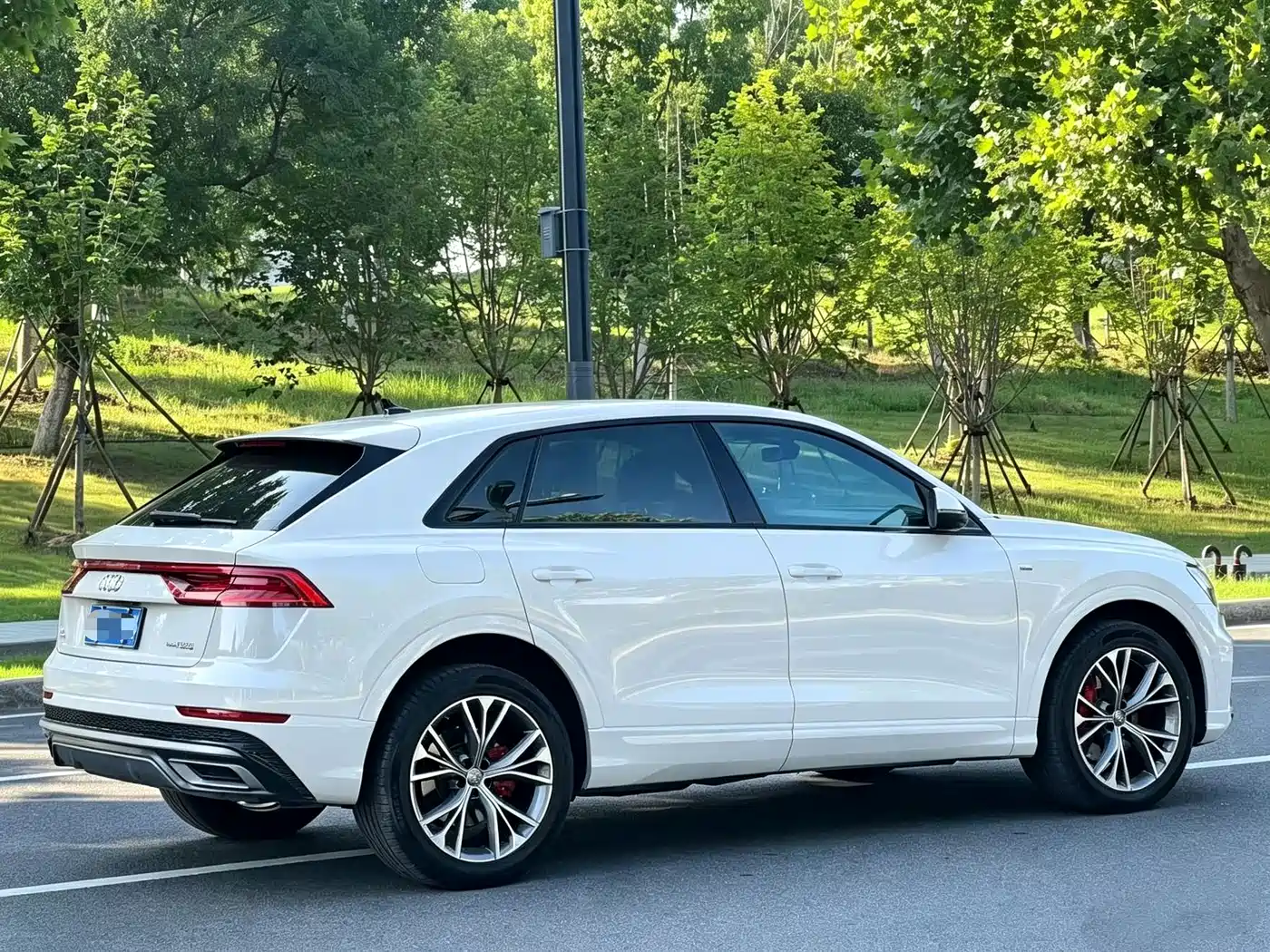 Photo 9 - Audi Q8