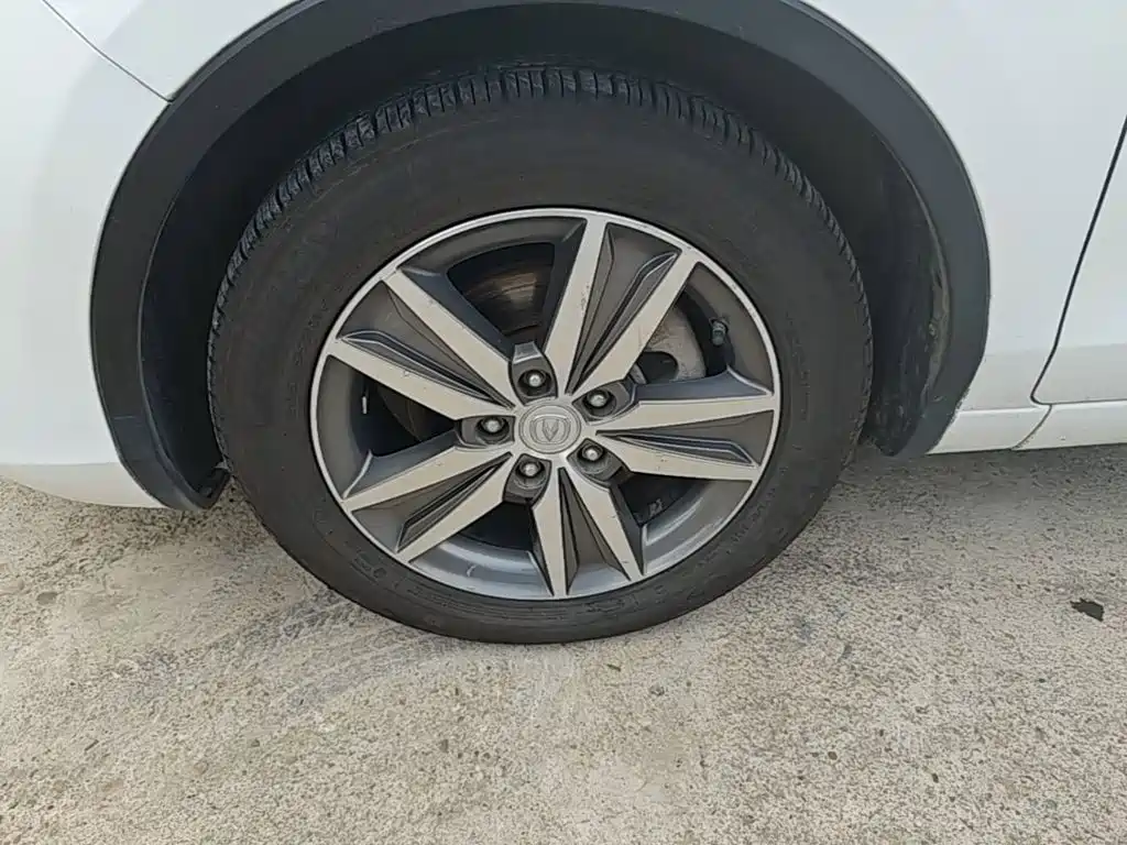 Changan Eado XT 2018 2016 1.6L Manual Stylish Cool Edition