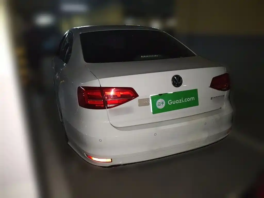 Photo 4 - Volkswagen Sagitar