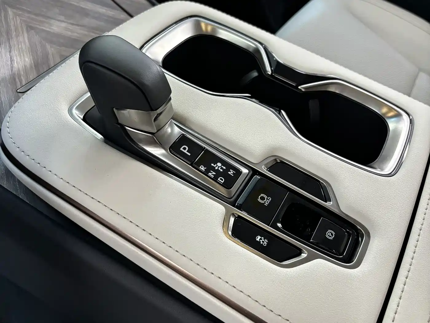 Lexus LM 2024 2023 500h 6-Seater Prestige Edition