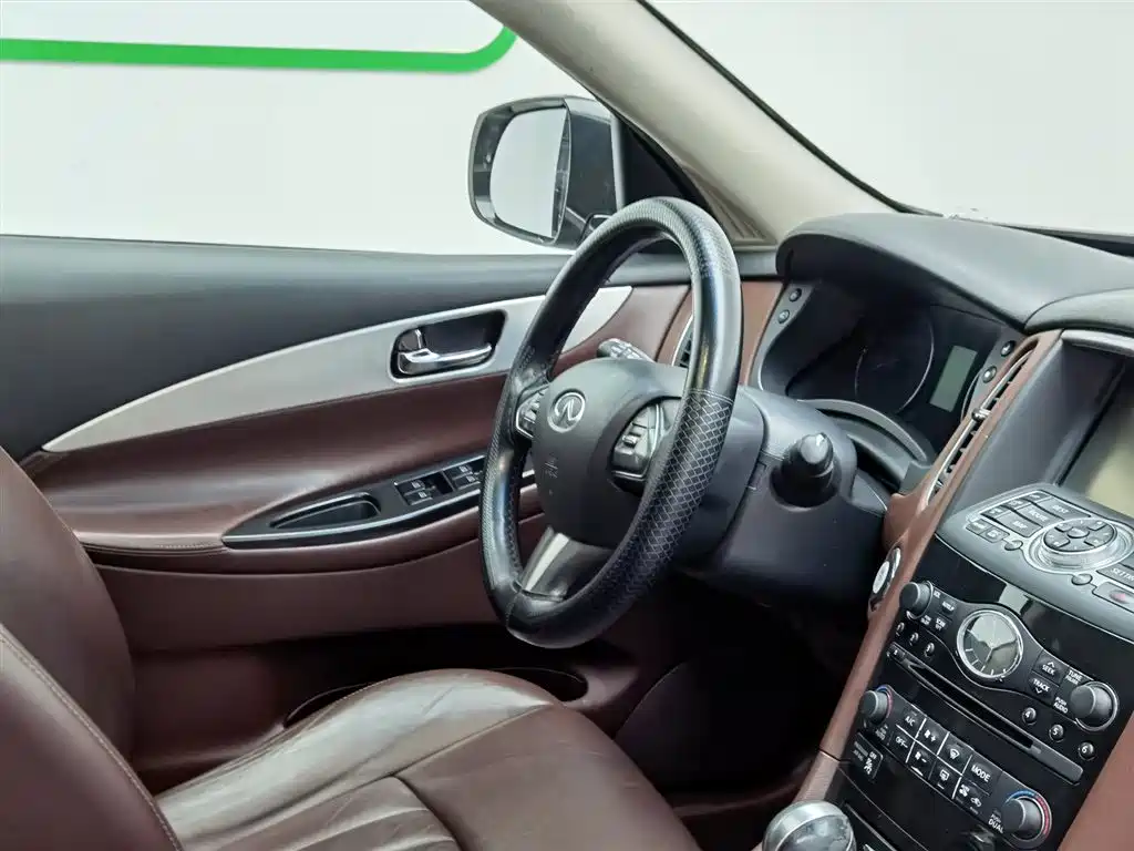 Infiniti QX50 2015 2.5L Enjoyment Edition фото 22