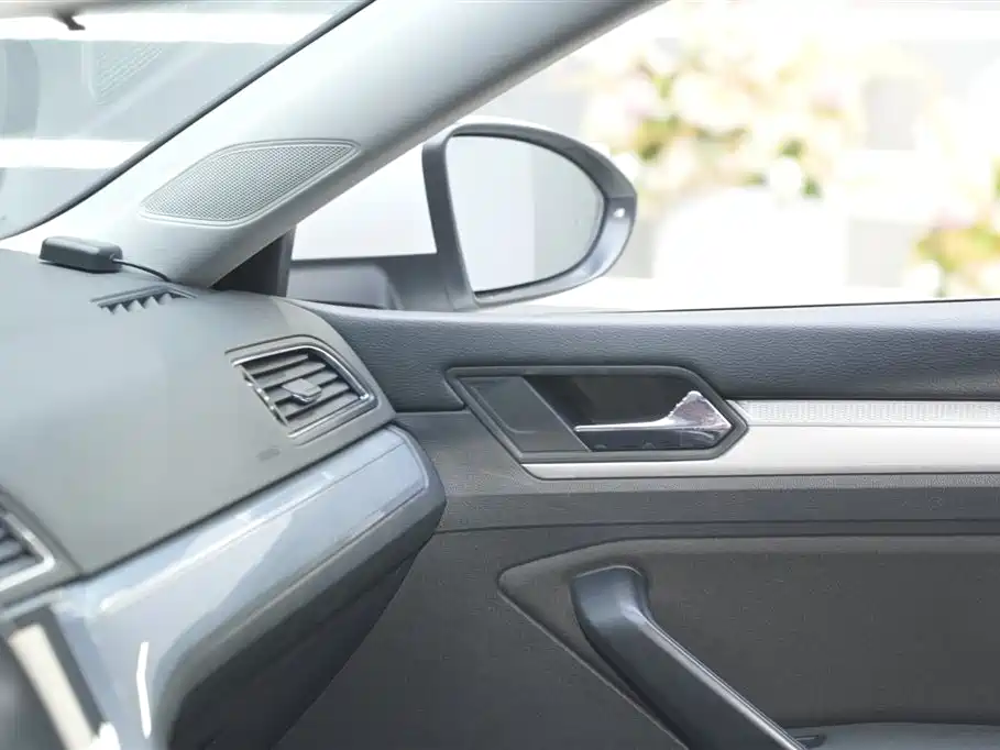 Volkswagen Lamando 2017 230TSI DSG Trend Edition фото 14