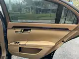 Photo 14 - Mercedes-Benz S-Class