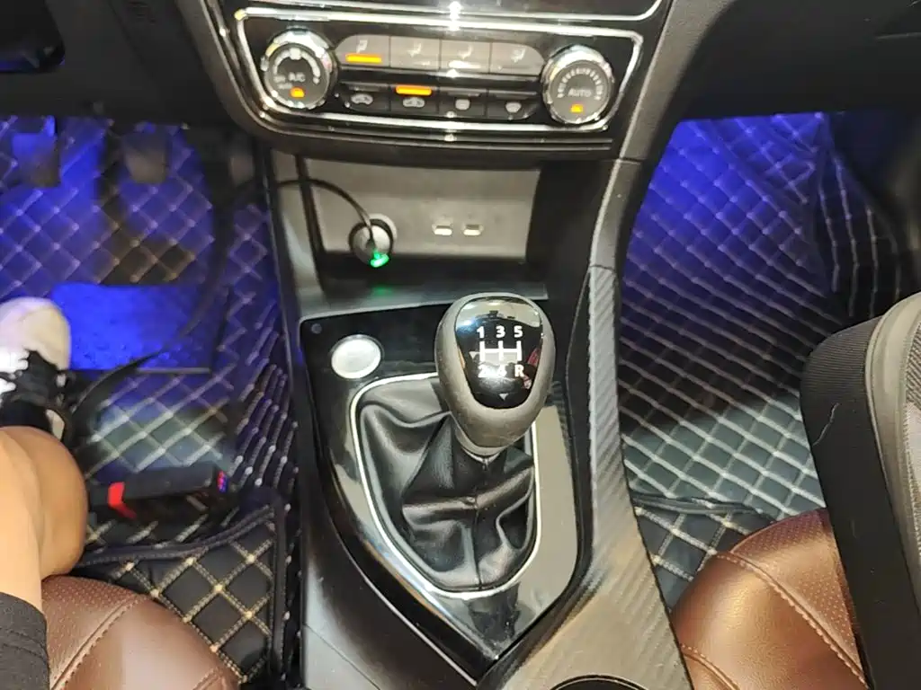 Soueast A5 Wing Dance 2019 2019 1.5L Manual Flagship Edition China V