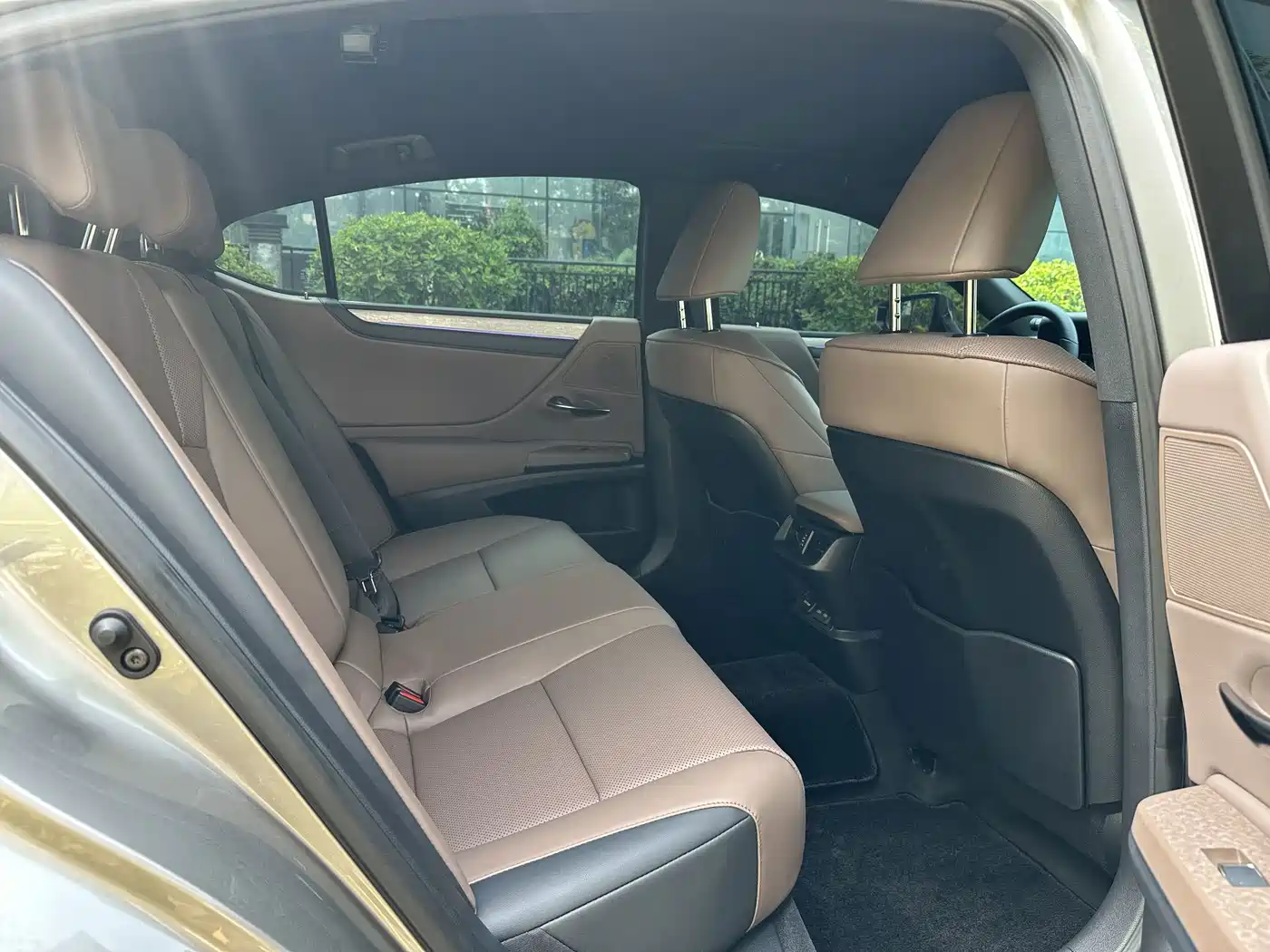 Lexus ES 2026 2025 200 Ultimate Edition