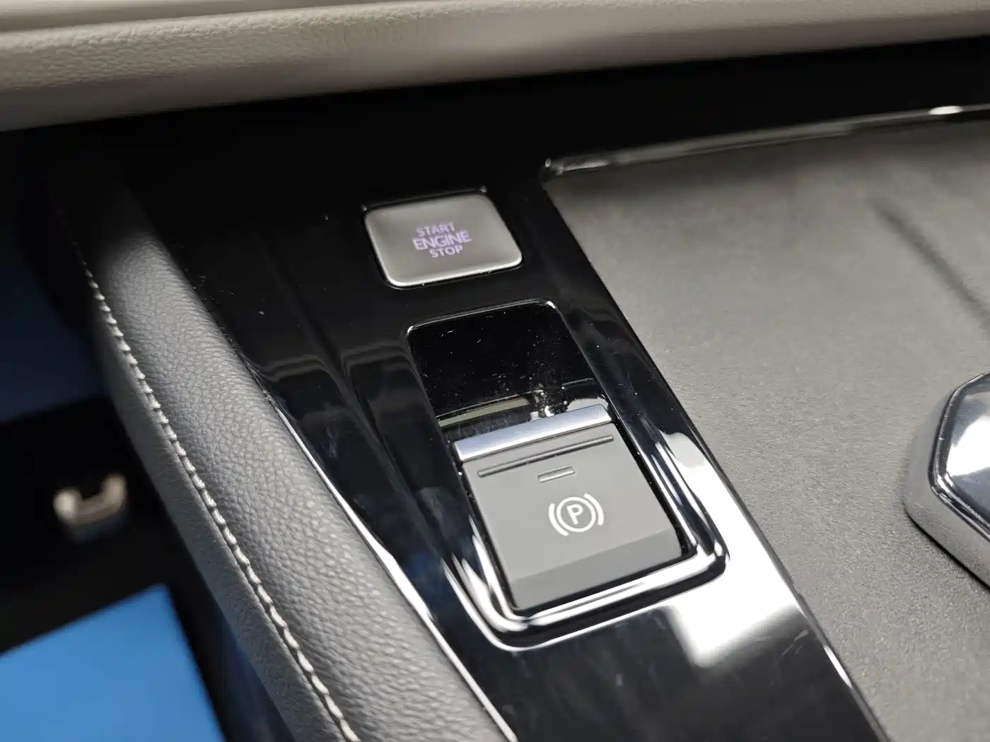 Volkswagen Talagon 2025 450TSI R-Line 6-Seater фото 15
