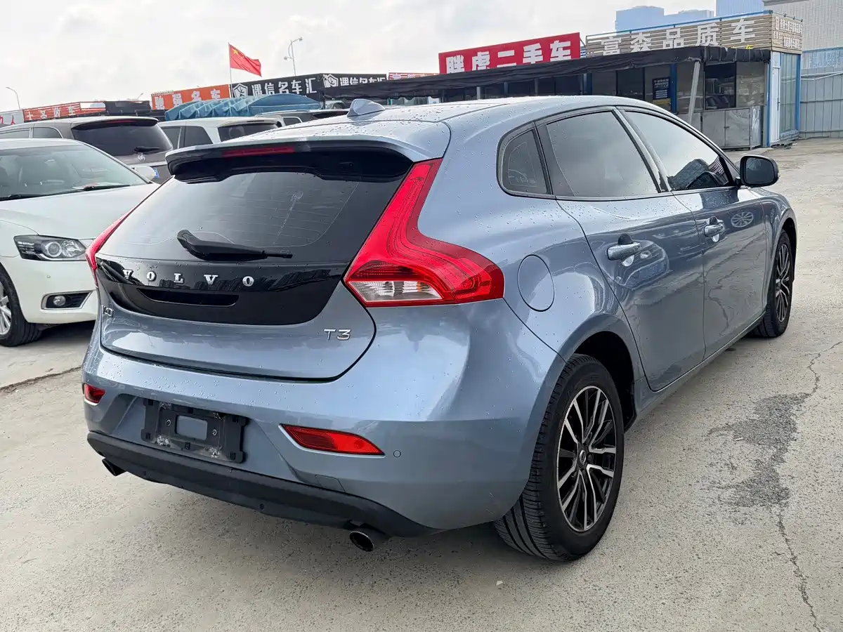 Volvo V40 2017 2018 T3 Inscription Edition