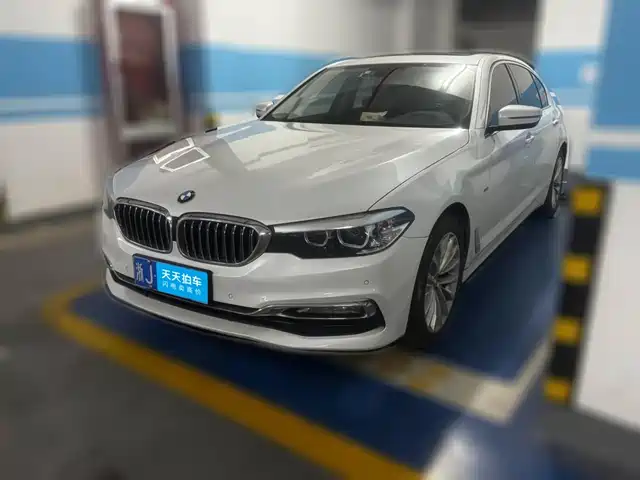 BMW 5 Series 2018 525Li Luxury Package — фото 1