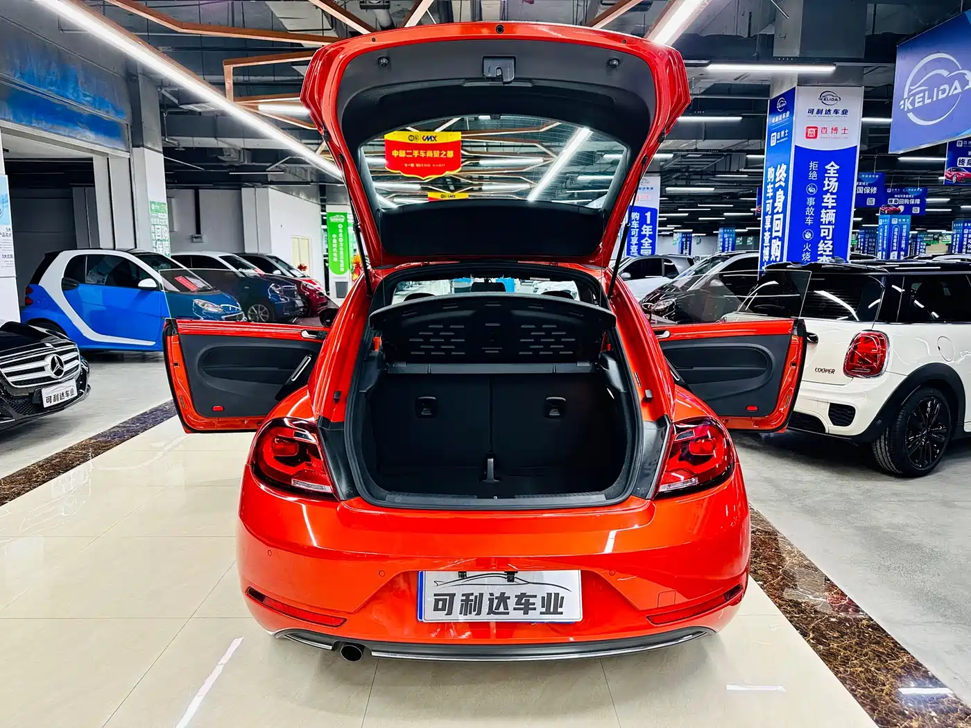 Volkswagen Beetle 2018 180TSI Trend Joy Edition фото 16
