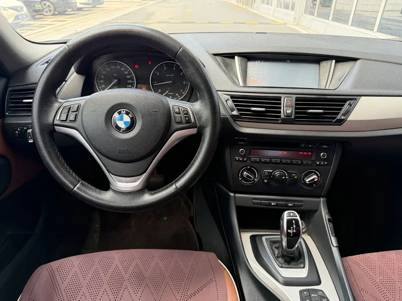 Фото 9 - BMW X1