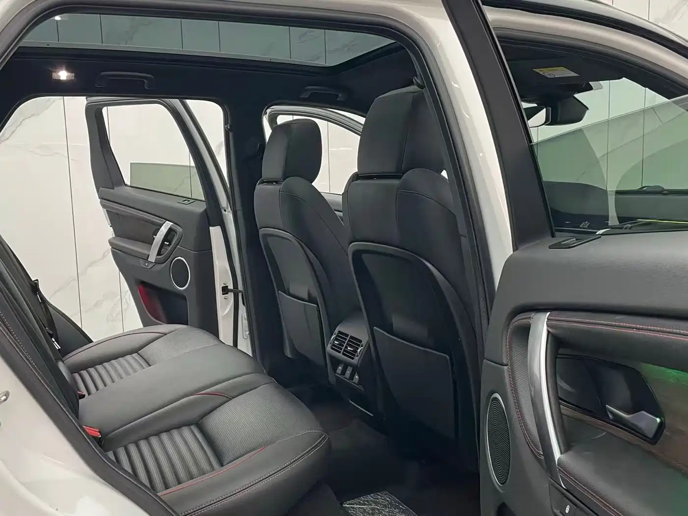 Land Rover Discovery Sport 2020 249PS R-Dynamic Performance фото 16