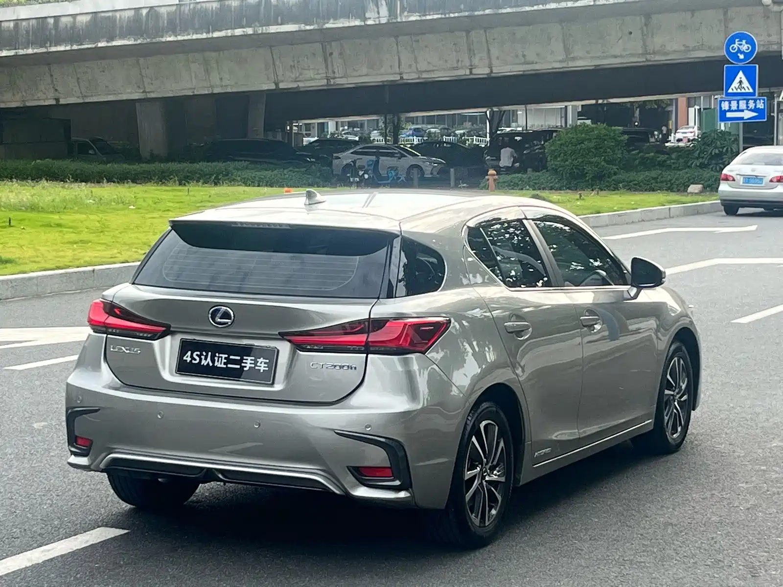 Фото 5 - Lexus CT
