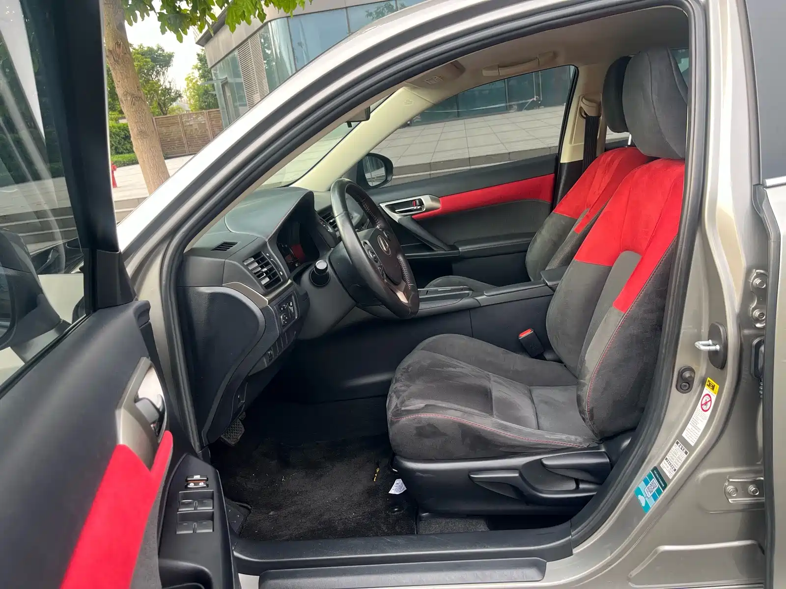 Фото 9 - Lexus CT