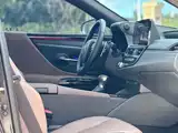 Фото 12 - Lexus ES