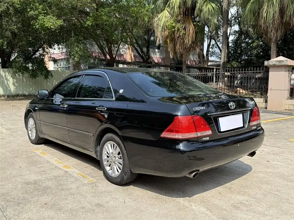 Toyota Crown 2007 2.5L Royal Leather Edition фото 9