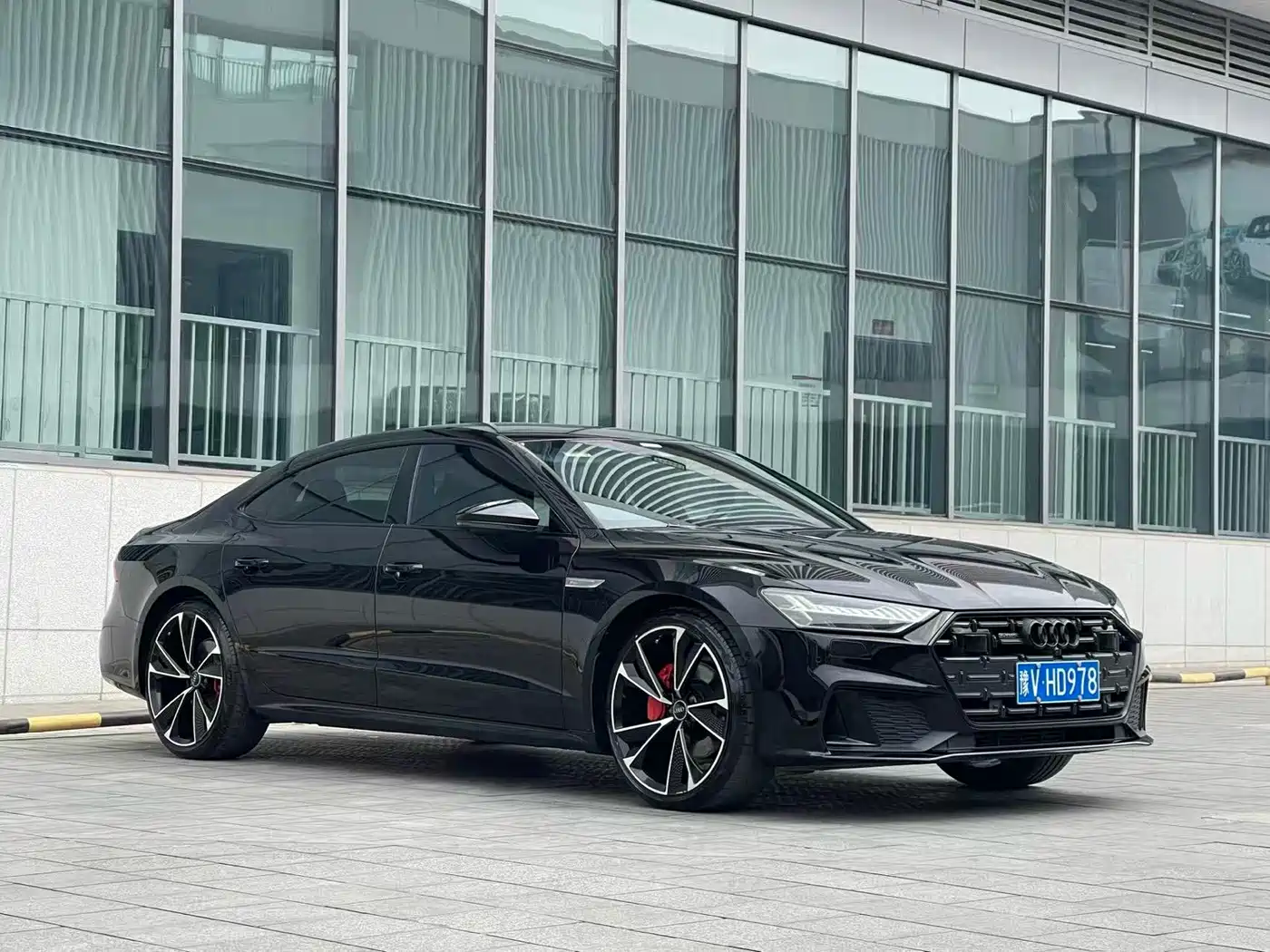 Audi A7L 2022 2022 45 TFSI quattro S-line Black Warrior Edition