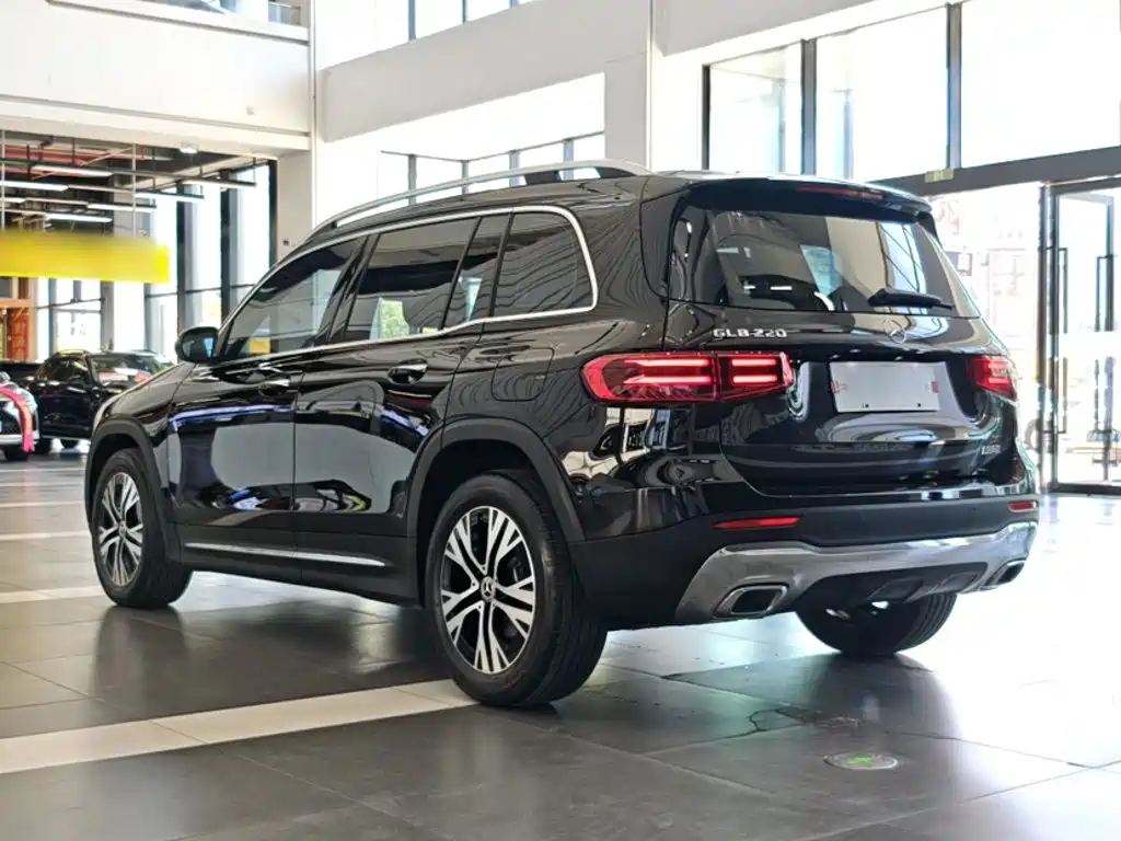 Фото 11 - Mercedes-Benz GLB