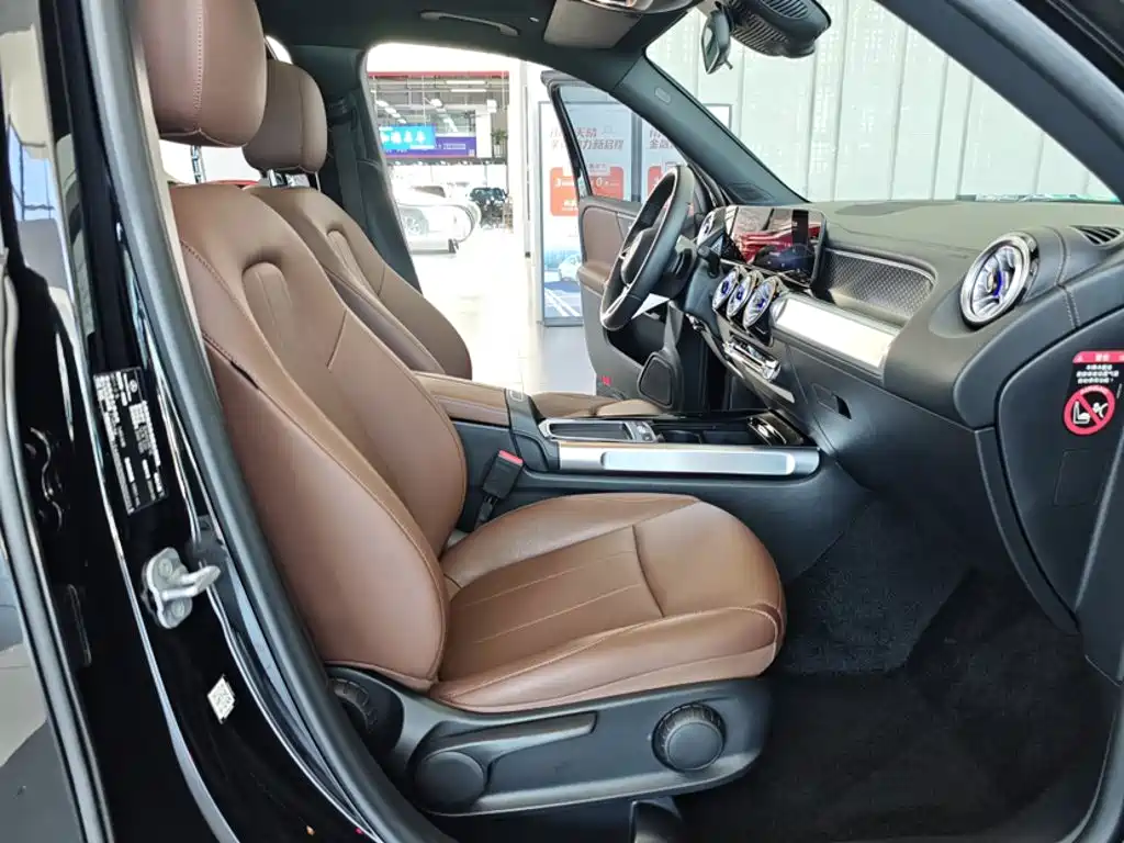 Фото 4 - Mercedes-Benz GLB