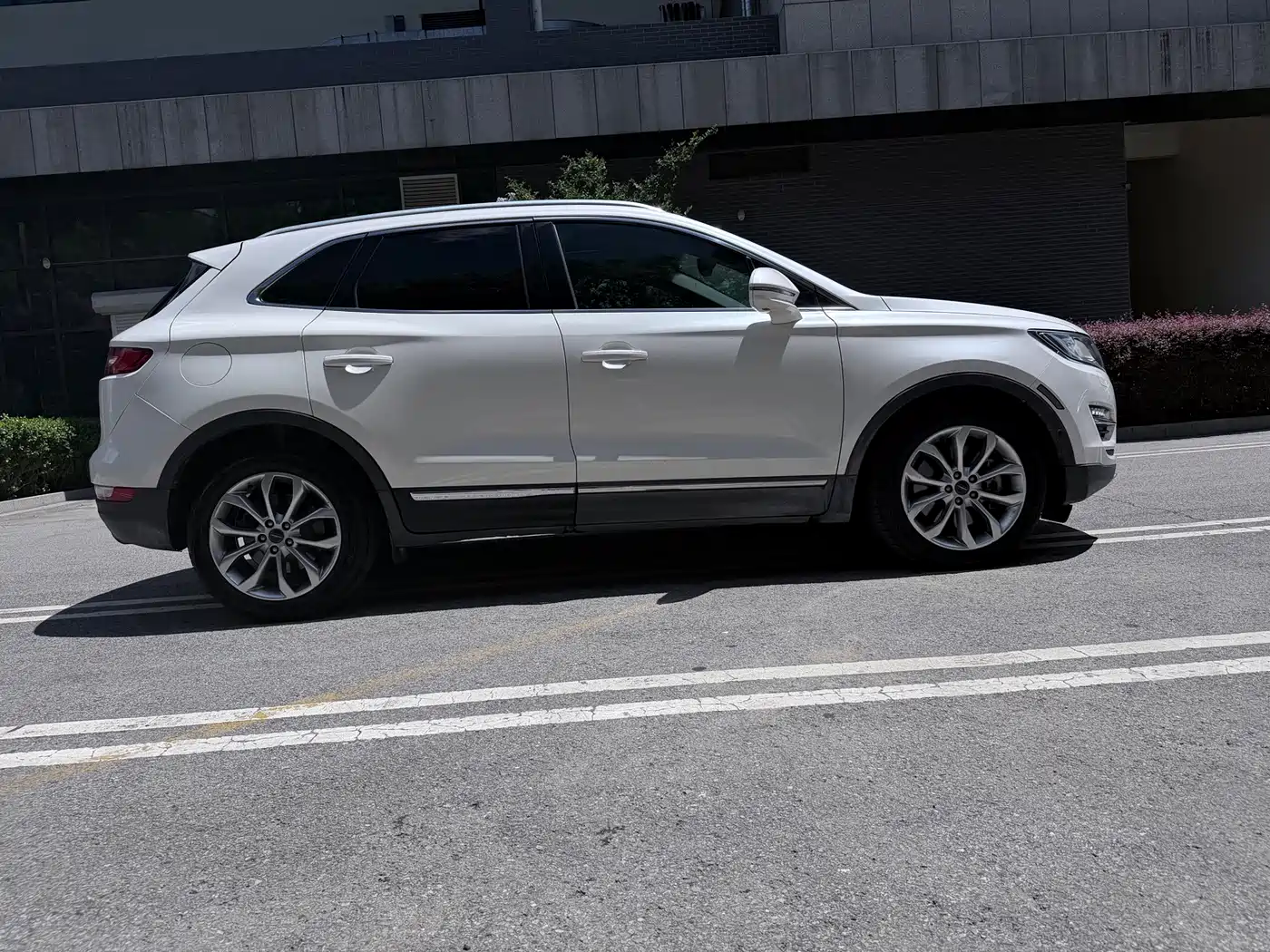 Фото 13 - Lincoln MKC