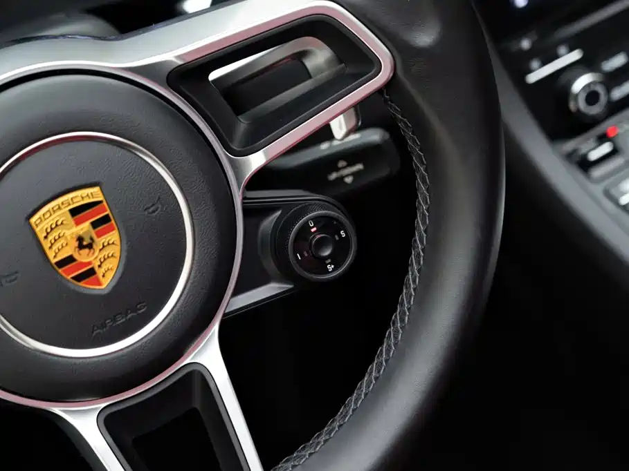 Photo 18 - Porsche 718