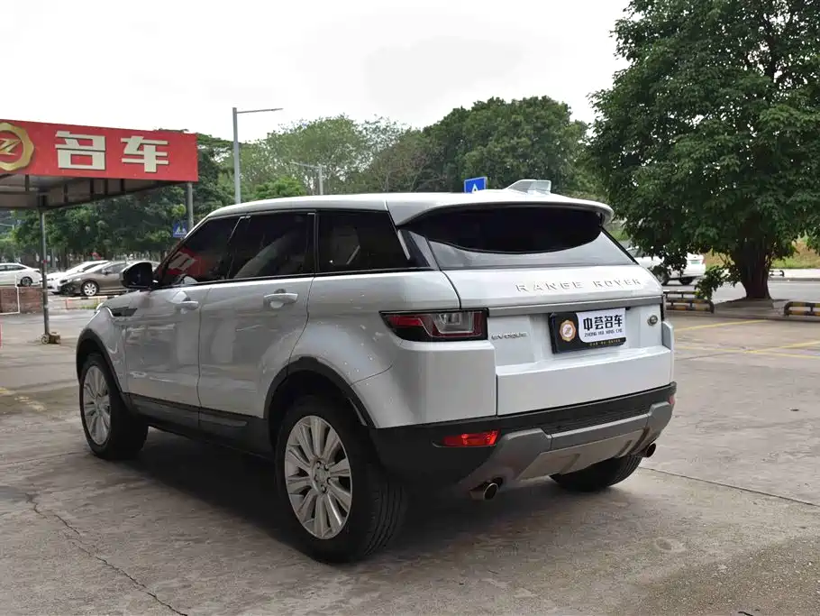 Land Rover Range Rover Evoque 2017 2.0T SE Smart Shine Edition фото 7