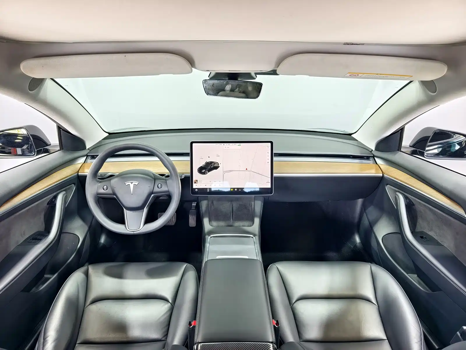 Фото 9 - Tesla Model 3
