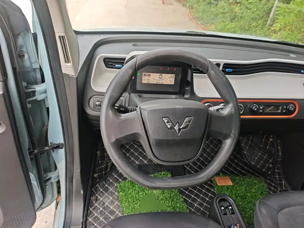 Photo 11 - Wuling Motors Hongguang MINIEV