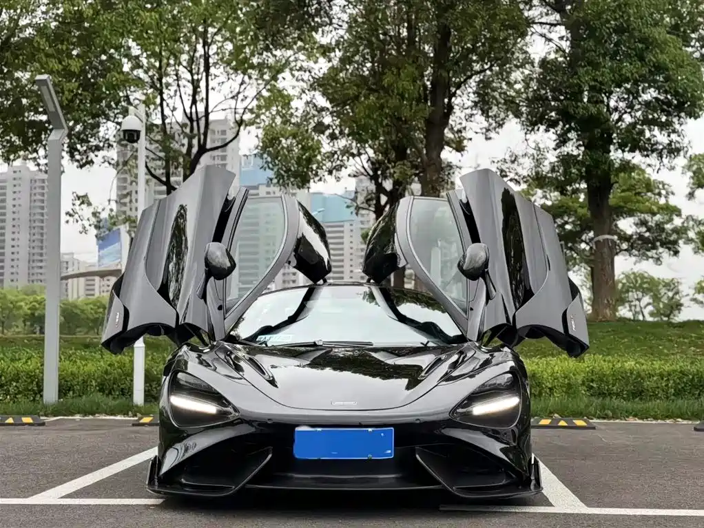 McLaren 720S 2019 4.0T Coupe фото 2