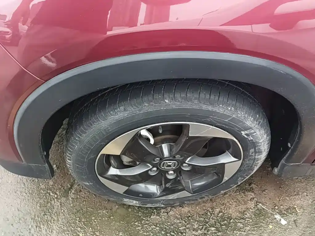 Фото 23 - Honda Vezel