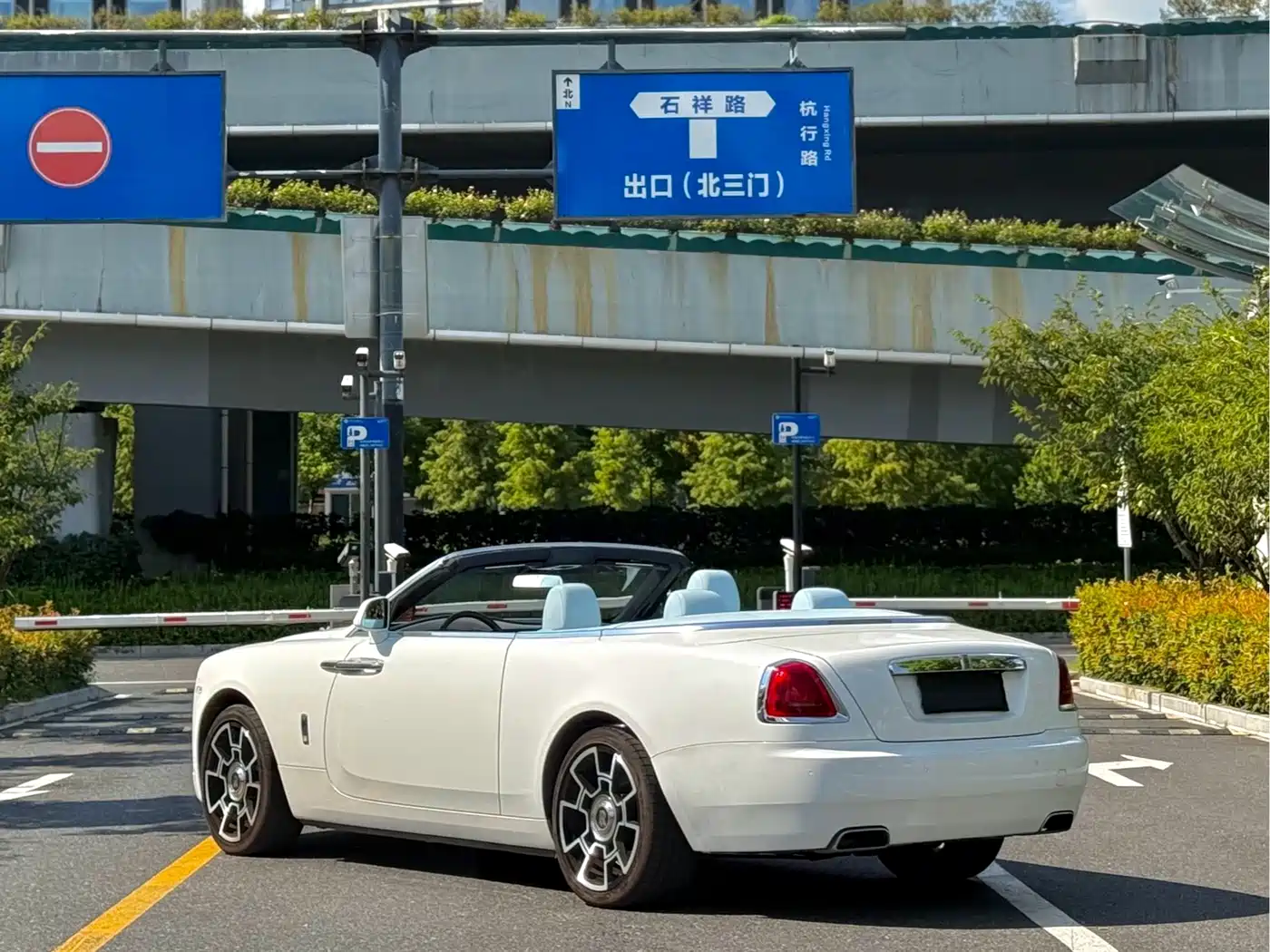 Rolls-Royce Dawn 2023 2018 6.6T Standard