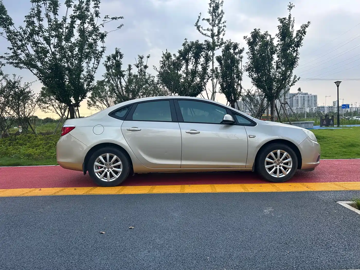 Photo 4 - Buick Excelle