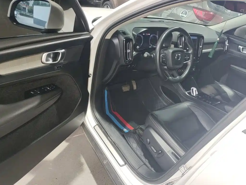 Volvo XC40 2021 2021 T4 AWD Smart Luxury Edition