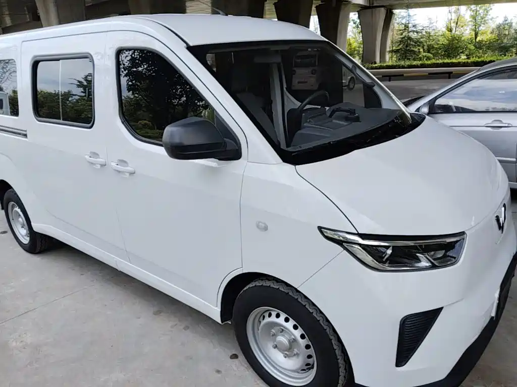 Wuling Motors Wuling Yangguang 2025 2025 400km Bus Comfort Edition