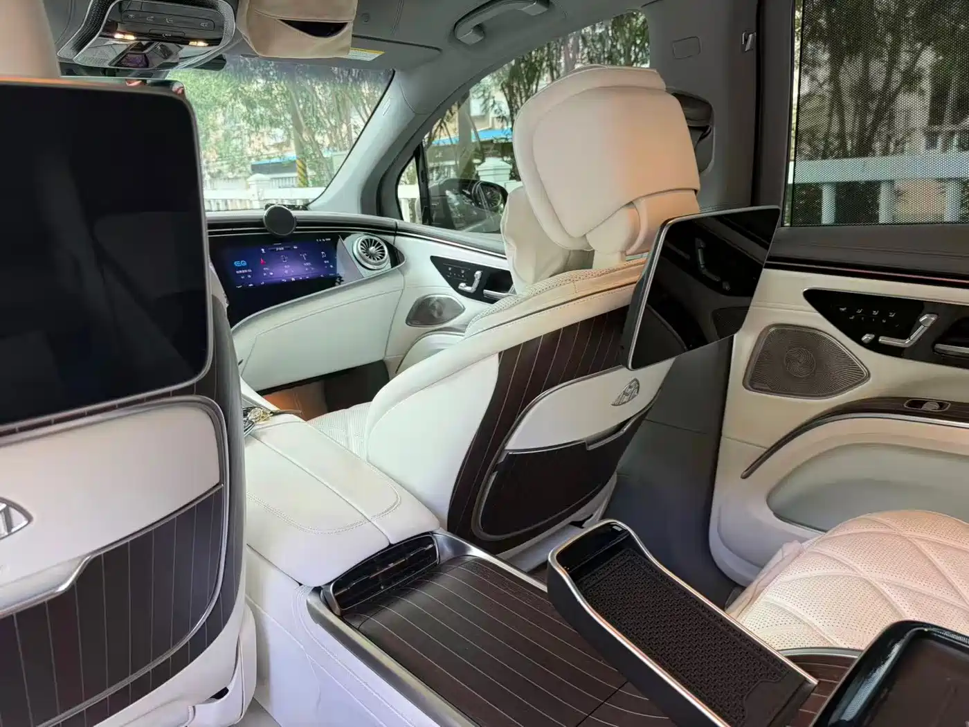 Mercedes-Benz Maybach EQS SUV 2026 2024 EQS 680 Etiquette Edition