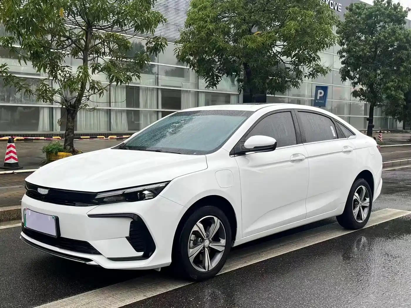 GEELY AUTOMOBILE EMGRAND L HIP