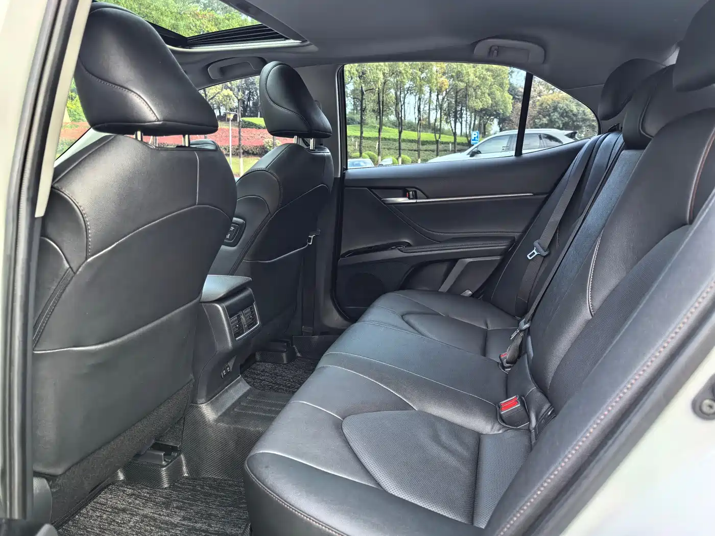 Toyota Camry 2021 2.0G Luxury Edition фото 13