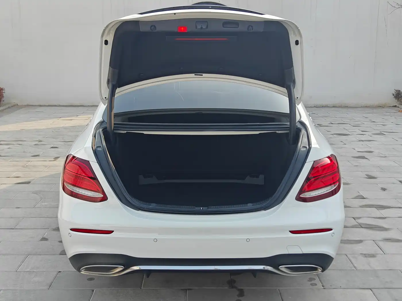 Mercedes-Benz E-Class 2016 E 200 L Sport Type фото 27