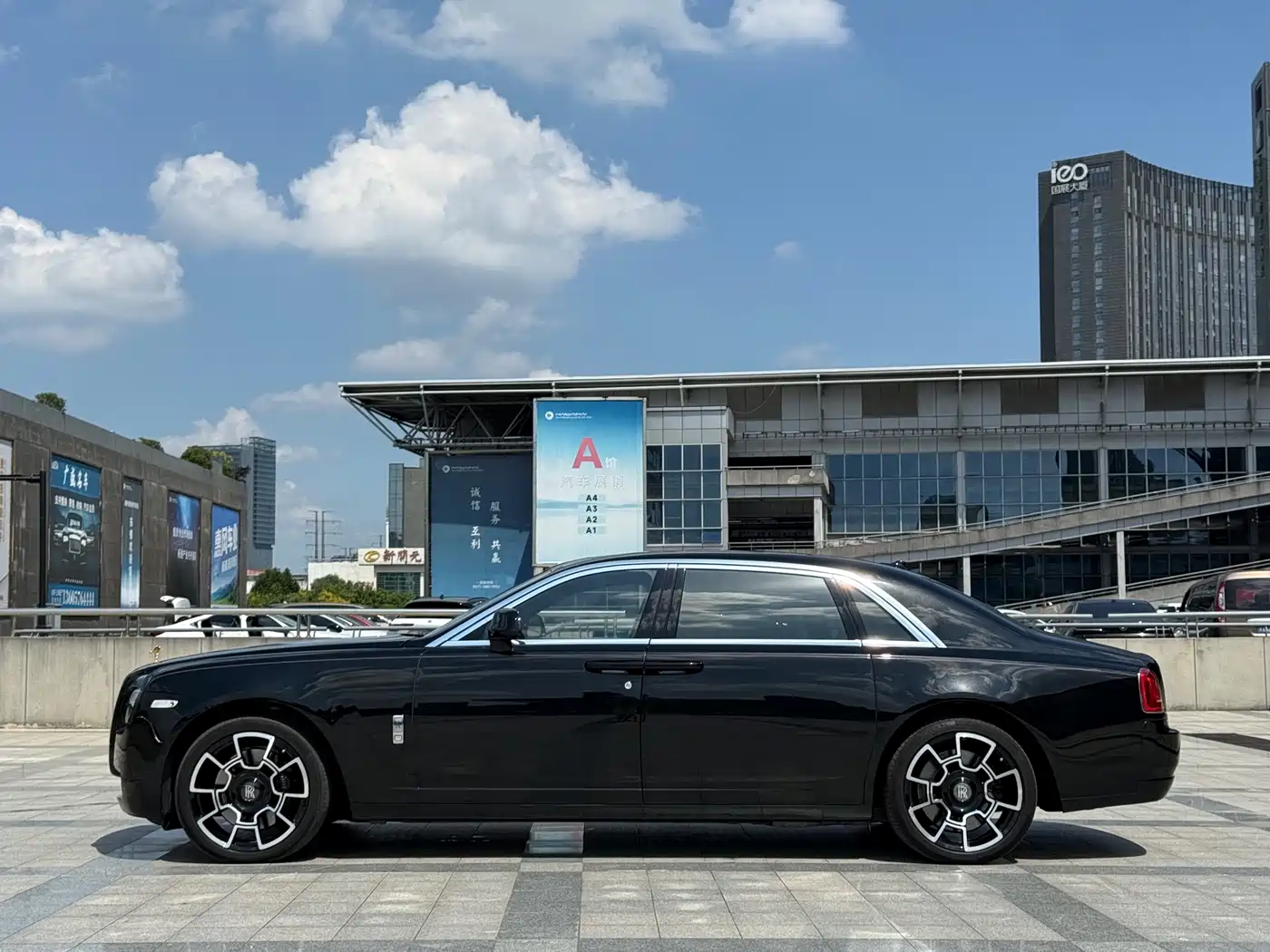 Rolls-Royce Ghost 2013 2012 6.6T Extended Version