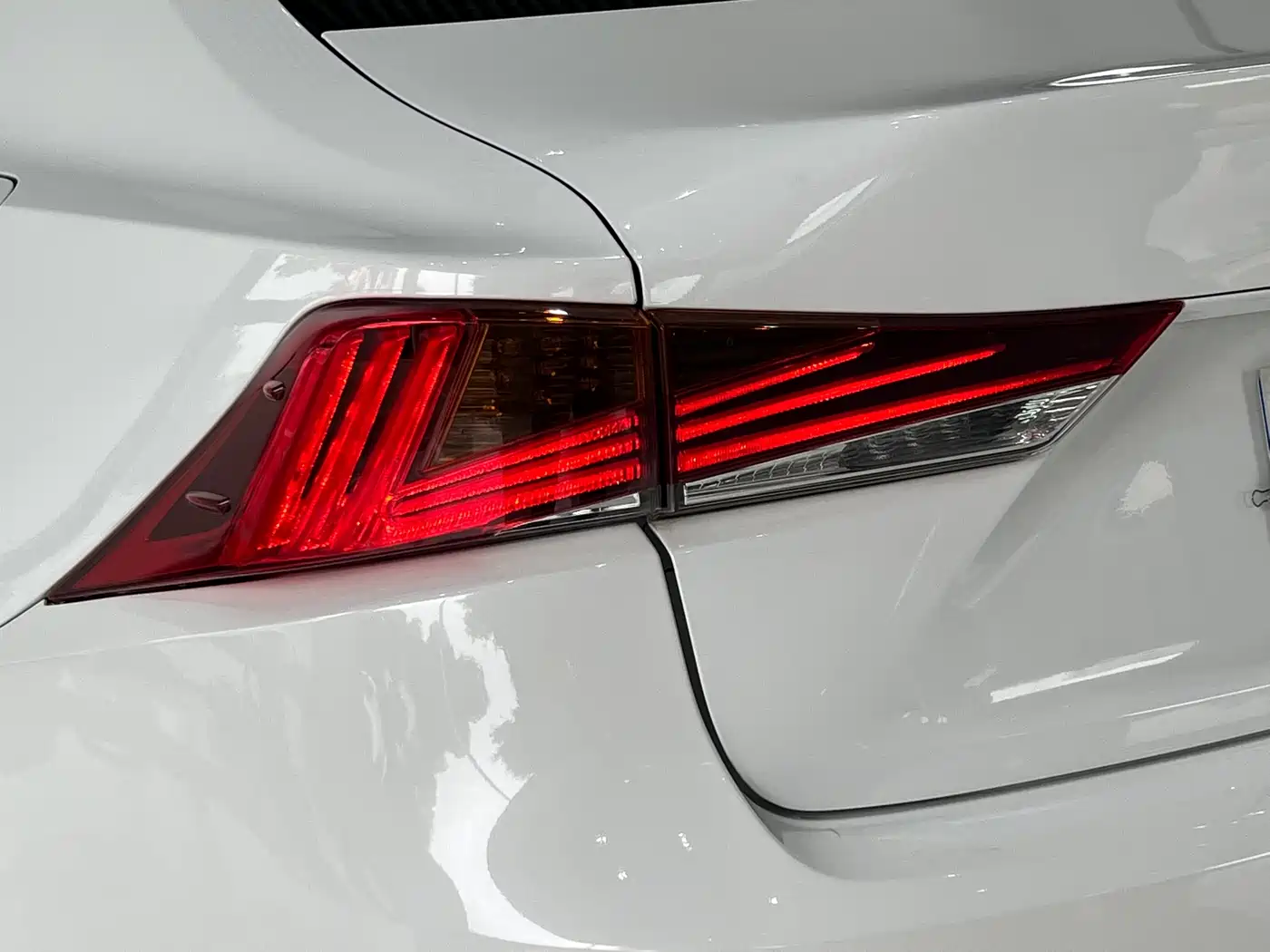 Lexus IS 2017 300 F SPORT фото 24