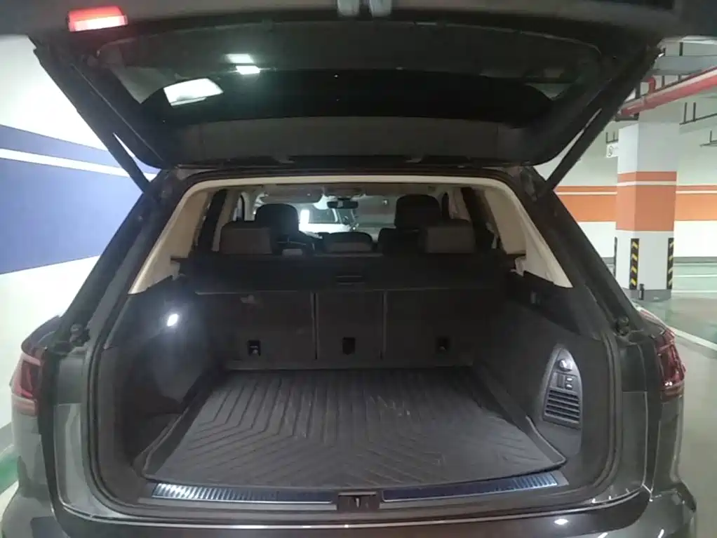 Volkswagen Touareg 2023 2023 3.0TSI R-Line Black Sports Package