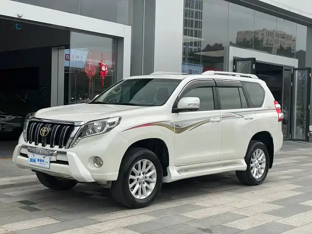 TOYOTA PRADO