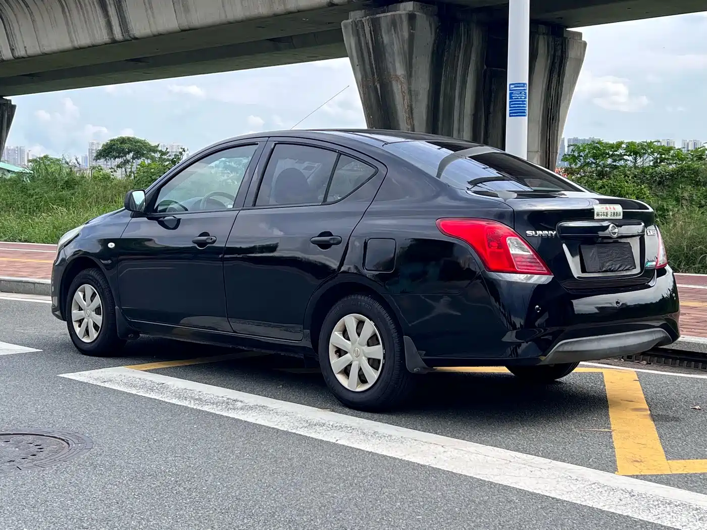 Nissan Sunny 2016 2015 1.5XE CVT Elite