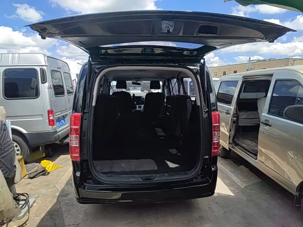 JAC Refine M3 2023 2023 PLUS 1.8L Comfort 7/8-seater