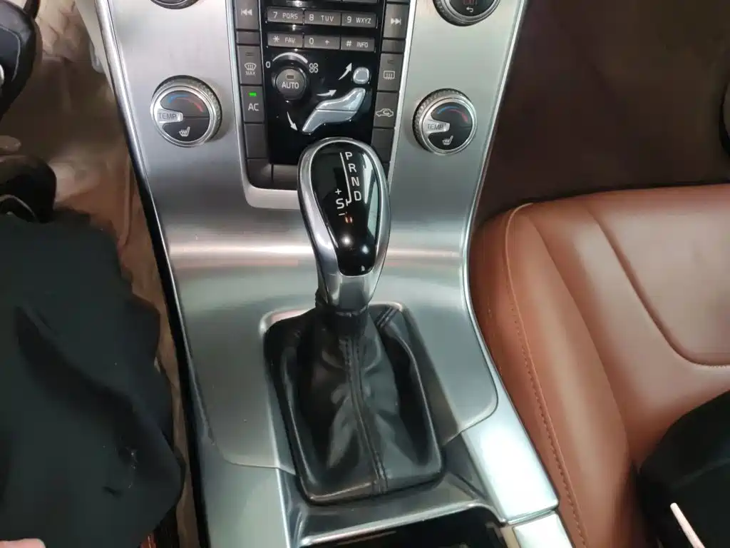 Volvo S60 2014 2014 Volvo S60L 2.0T Zhi Yuan Edition