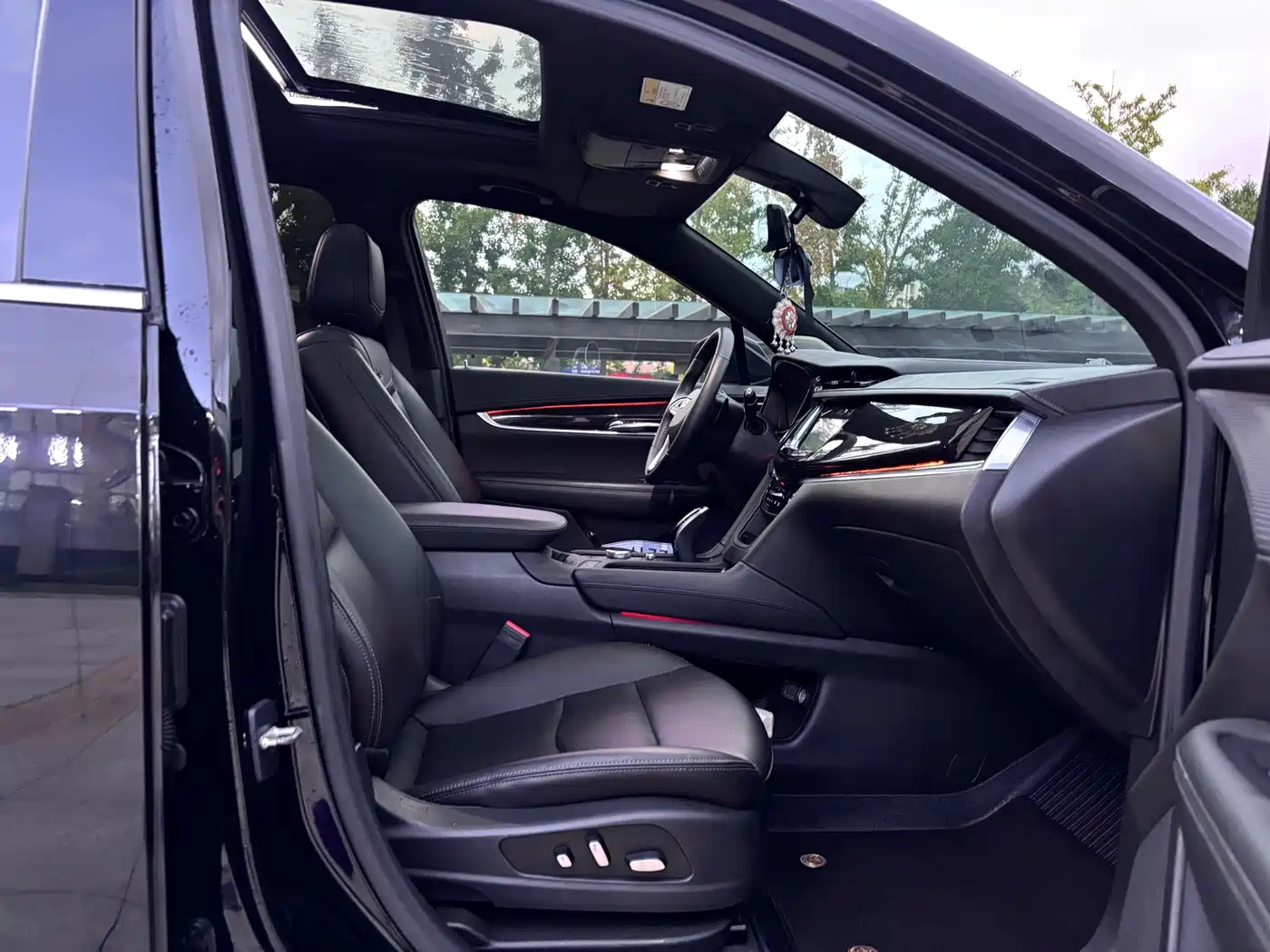 Фото 9 - Cadillac XT6